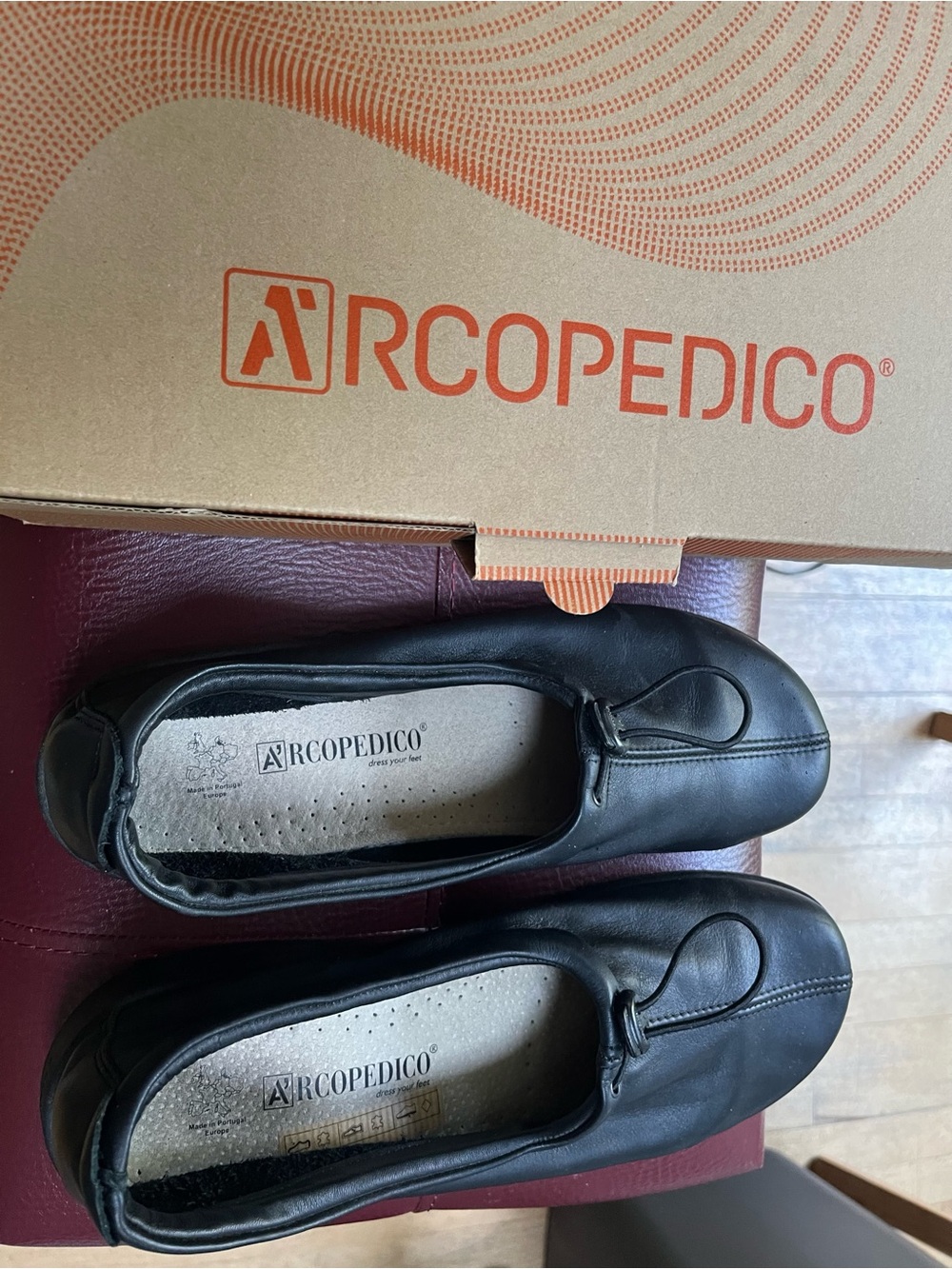 Arcopedico Black Leather Slip-On Comfort Flats
